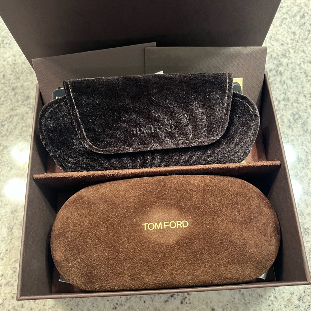 Tom Ford Sunglasses Duo - Black and Tortoise Clip on - Picture 3 of 3